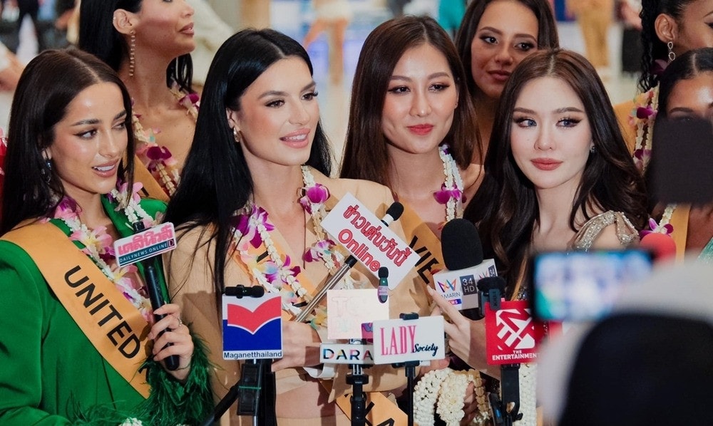 lum xum chua dut 2 nguoi dep bo thi hoa hau hoa binh 2024 hinh 1