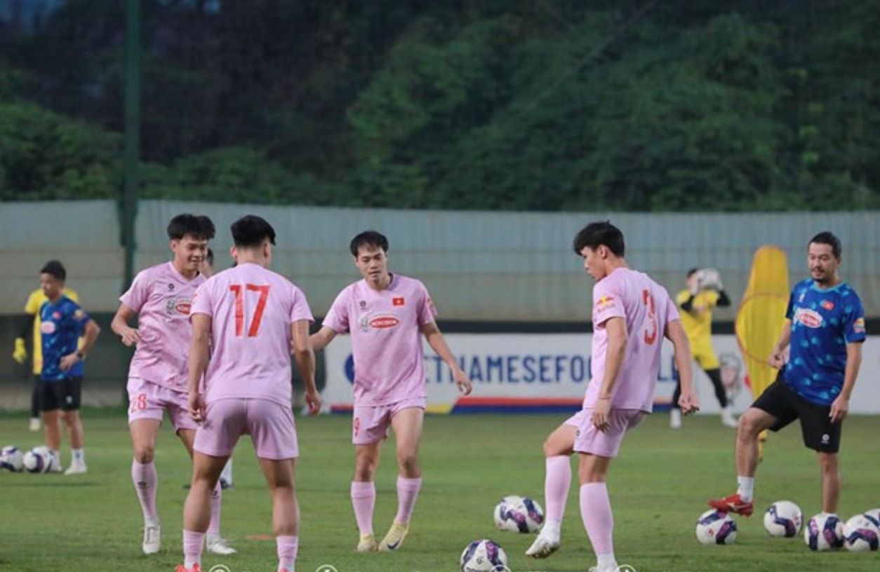 van toan mong nguoi ham mo ung ho nhiet tinh cho tran viet nam an do hinh 1