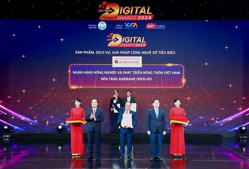 agribank nhieu thanh tuu noi bat tren hanh trinh chuyen doi so hinh 1