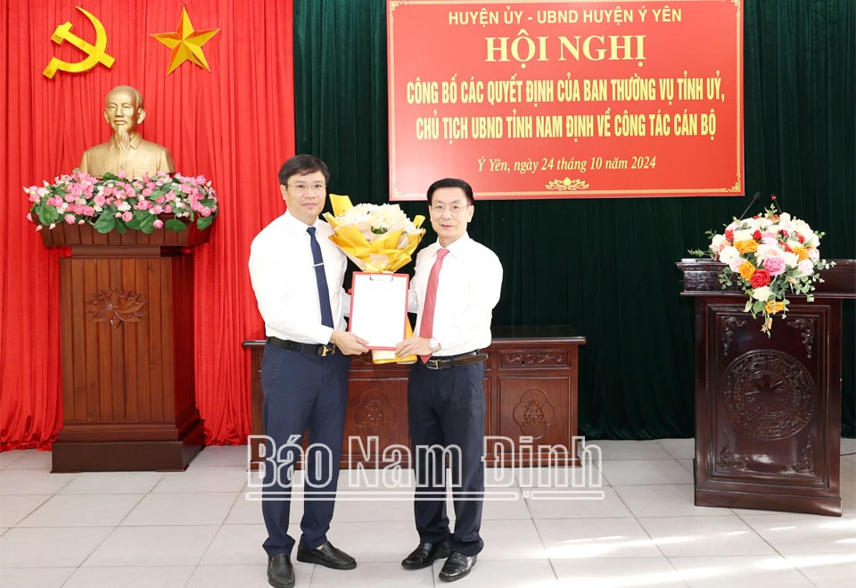 nam dinh cong bo cac quyet dinh ve cong tac can bo tai huyen y yen hinh 1