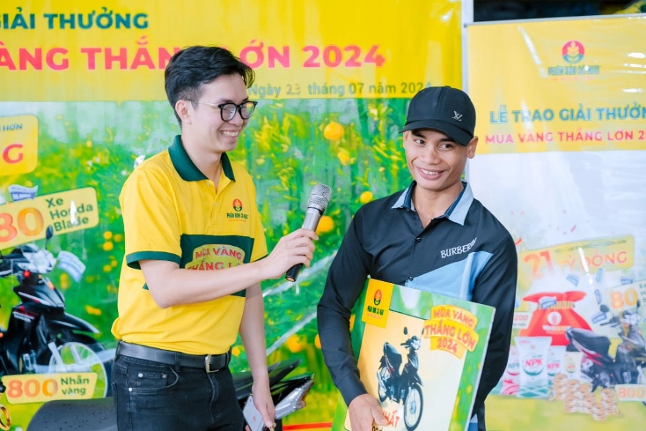 nha nong hanh phuc don mua vang thang lon hinh 2
