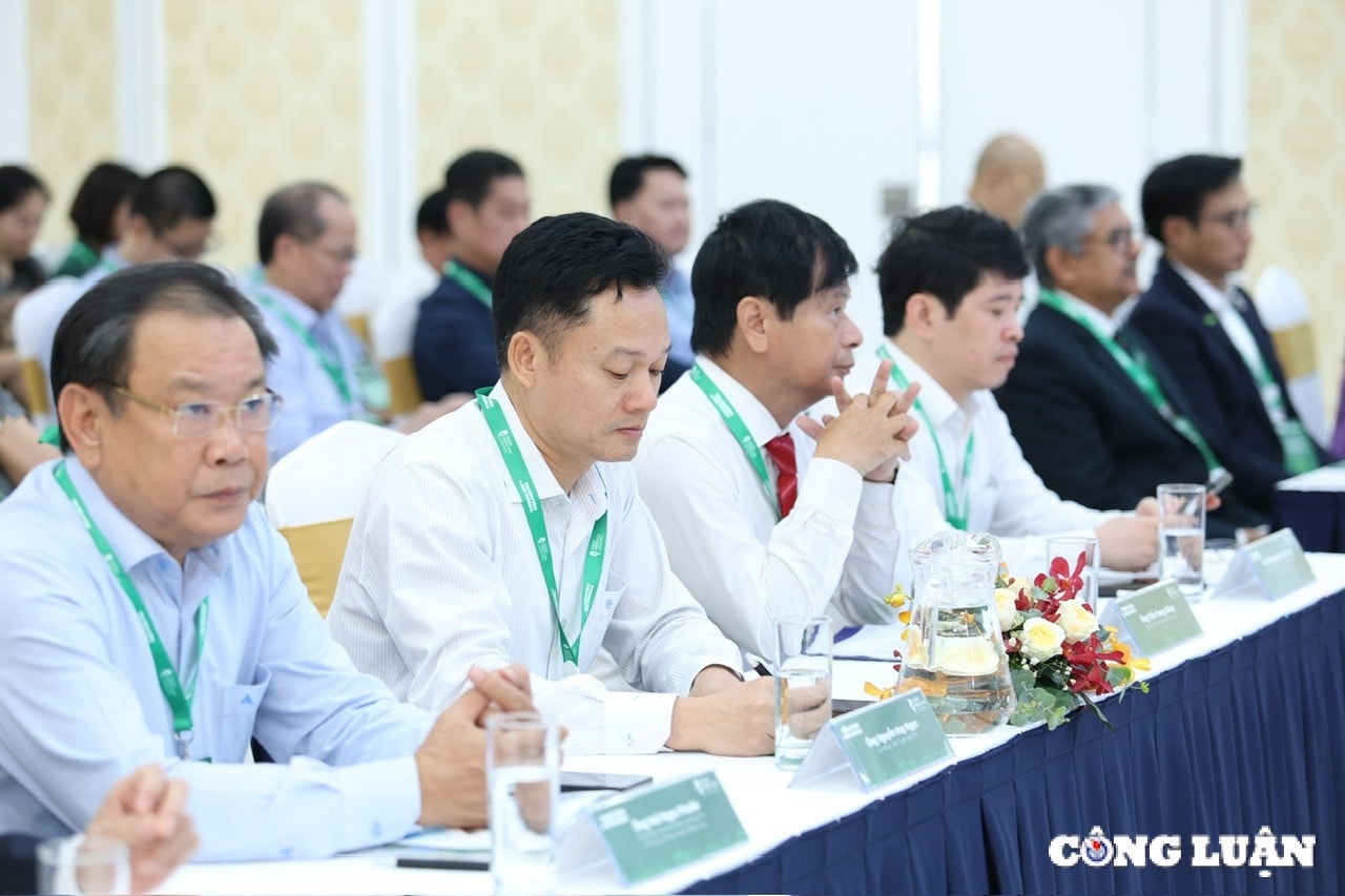 phat huy vai tro cua lanh dao bao chi doanh nghiep voi phat trien ben vung hinh 2