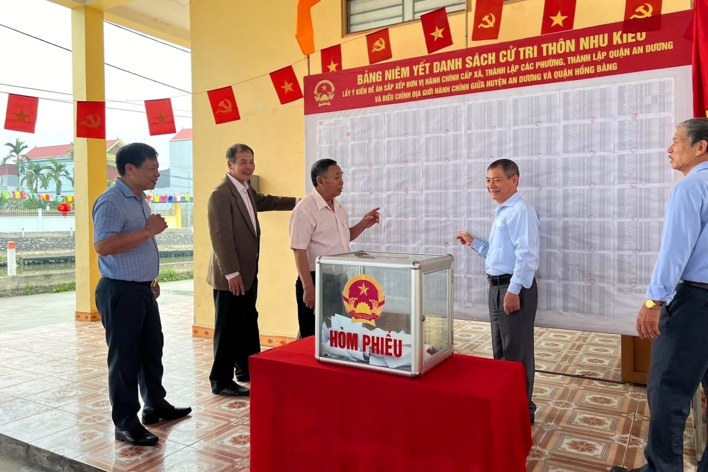 thong qua nghi quyet sap xep don vi hanh chinh cap huyen xa thanh pho hai phong hinh 1