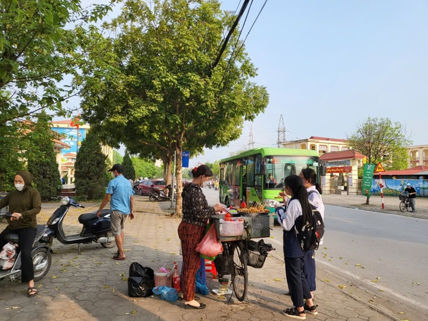 hoan kiem ha noi kiem soat attp dich vu an uong thuc an duong pho quanh cong truong hoc hinh 2