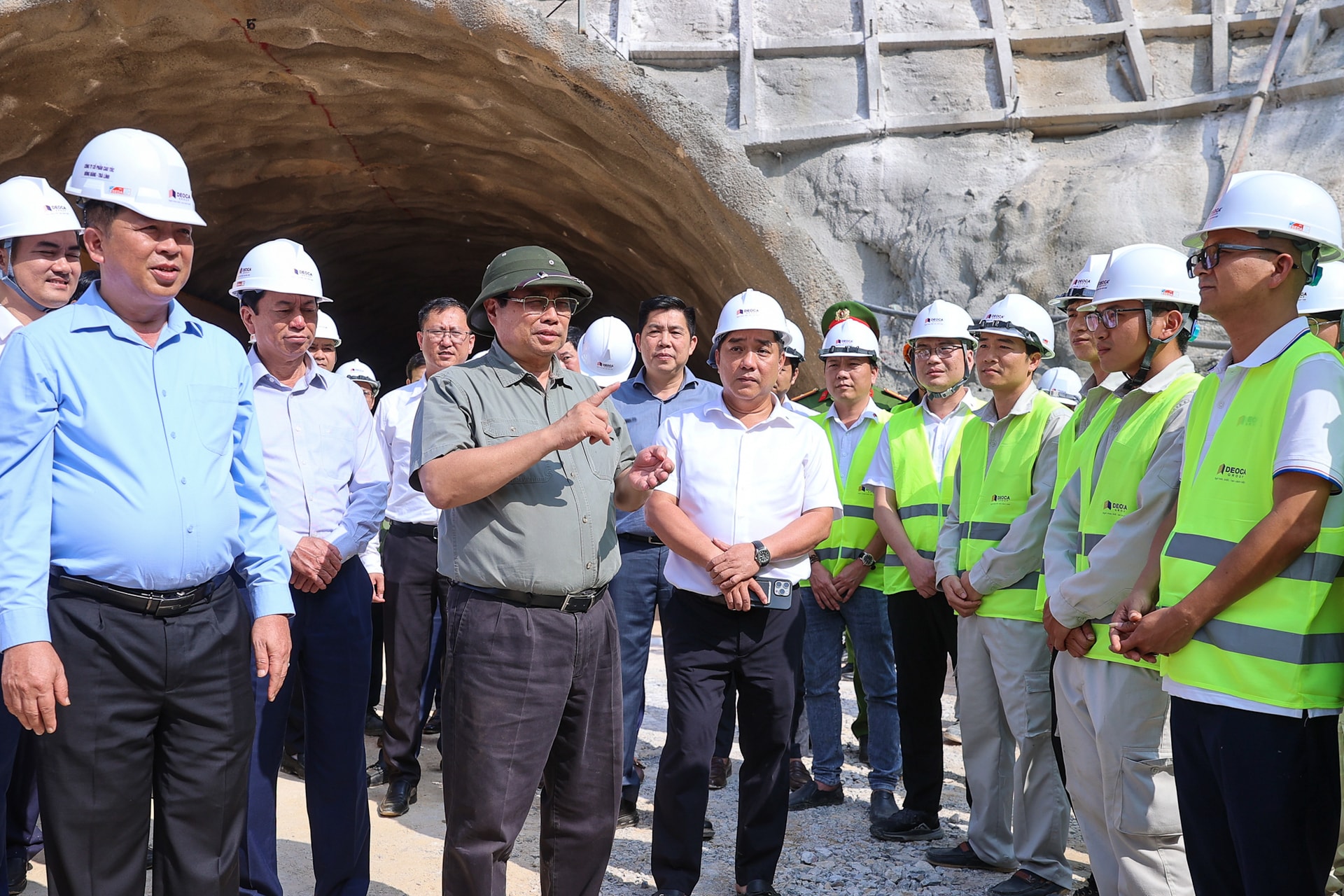 thu tuong pham minh chinh than toc hoan thanh 2 tuyen cao toc tai cao bang lang son ngay trong nam 2025 hinh 3