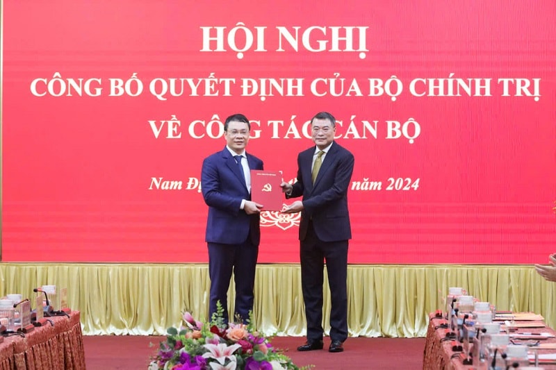 pho chanh van phong trung uong dang giu chuc bi thu tinh uy nam dinh hinh 1