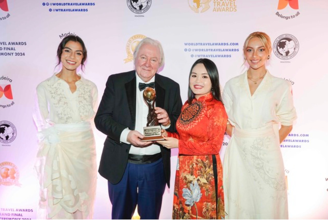 dao ky uc hoi an lien tiep duoc vinh danh tai le trao giai world travel awards hinh 1