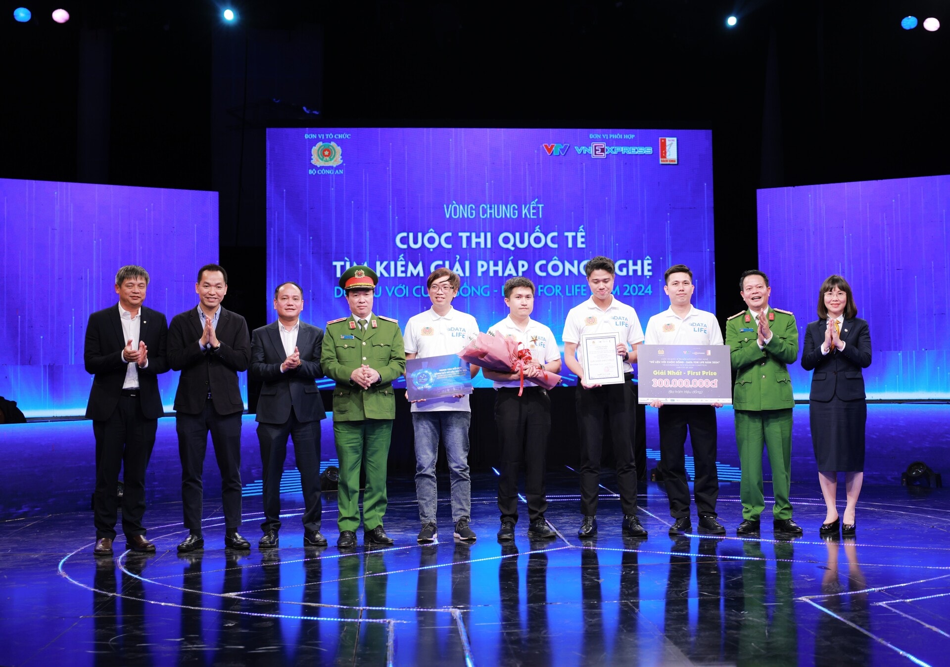 lpbank doi moi sang tao cung cuoc thi du lieu voi cuoc song data for life 2024 hinh 1