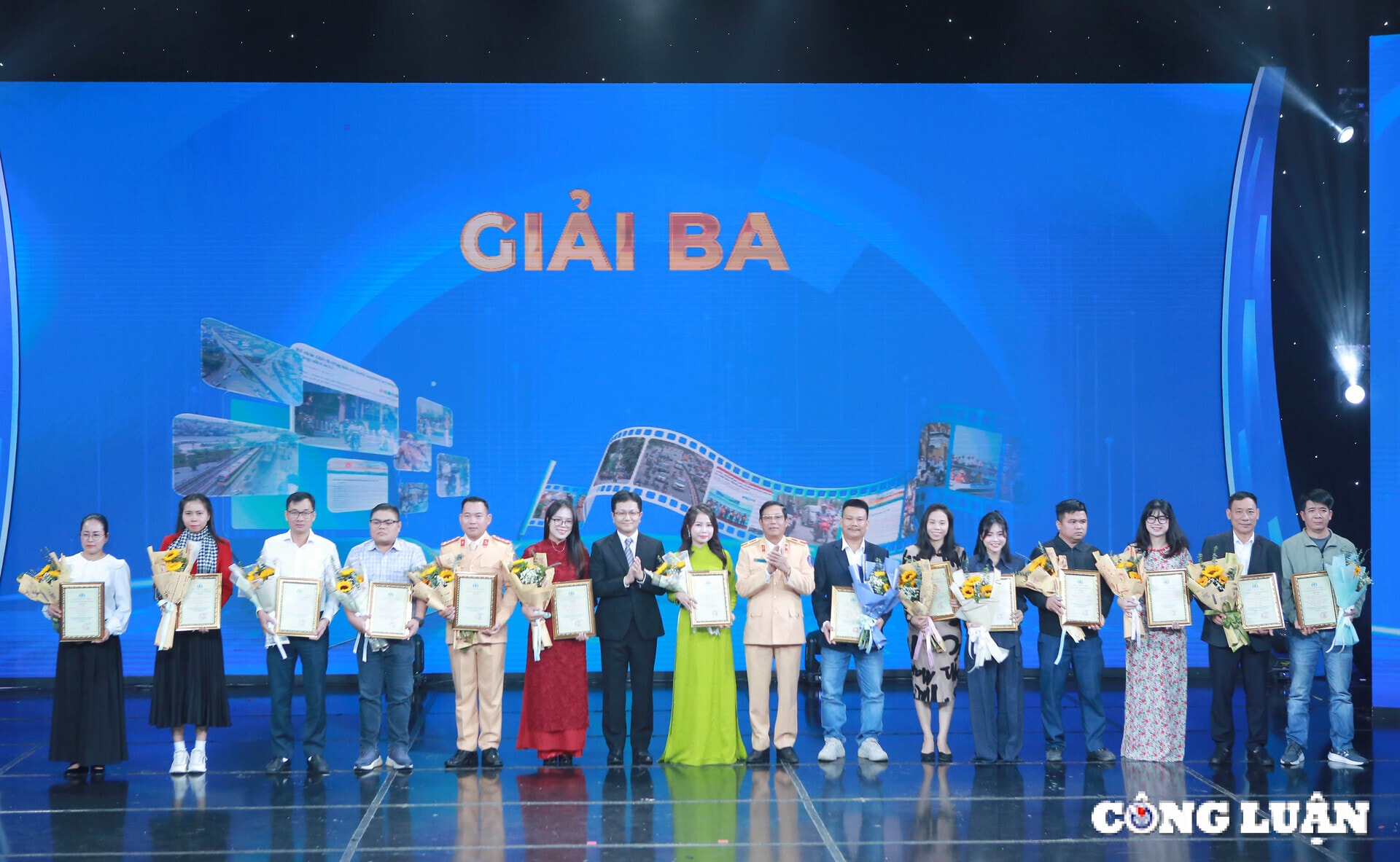 vinh danh 66 tac pham tai le trao giai thuong bao chi tuyen truyen ve an toan giao thong nam 2024 hinh 4