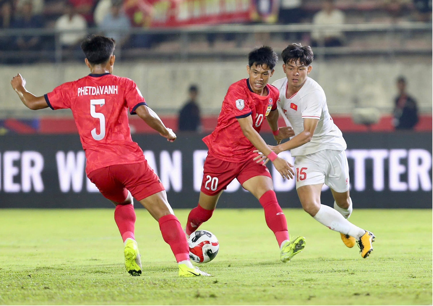 dt viet nam thang dam lao o tran mo man aff cup 2024 hinh 1