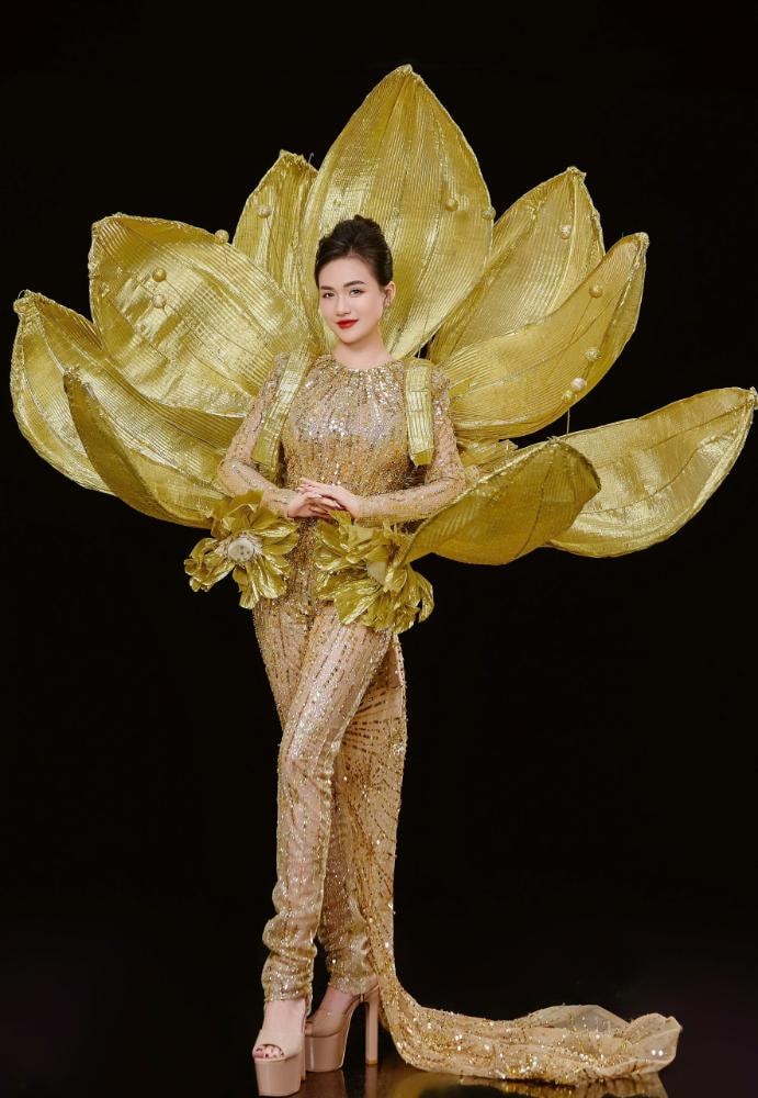vu thi hoa chien binh am tham dang quang mrs earth international 2024 hinh 11