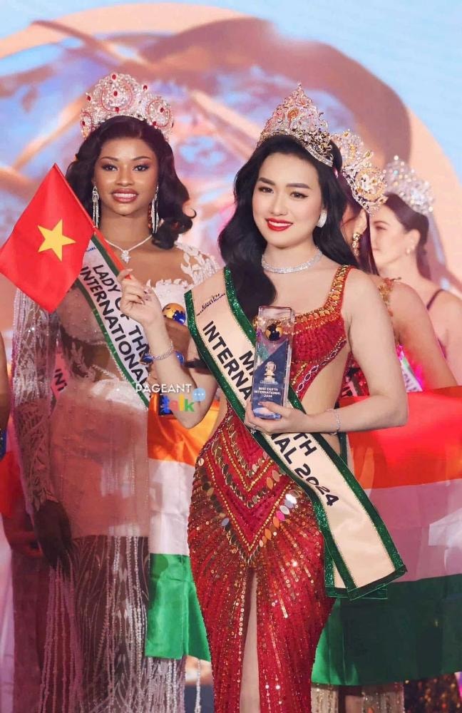 vu thi hoa chien binh am tham dang quang mrs earth international 2024 hinh 4