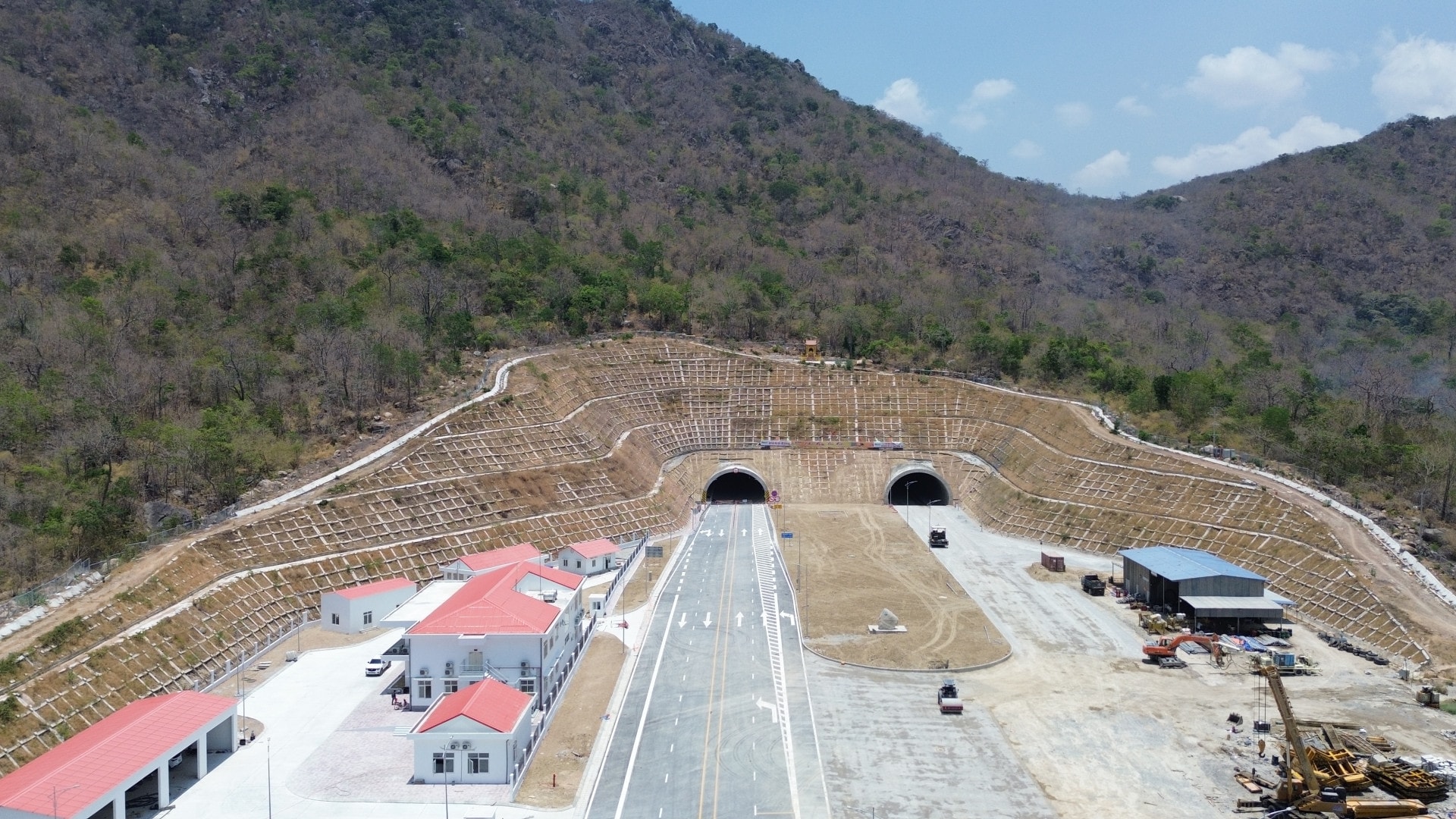 hoan thien he thong giao thong thong minh tram thu phi tren cao toc bac nam hinh 1