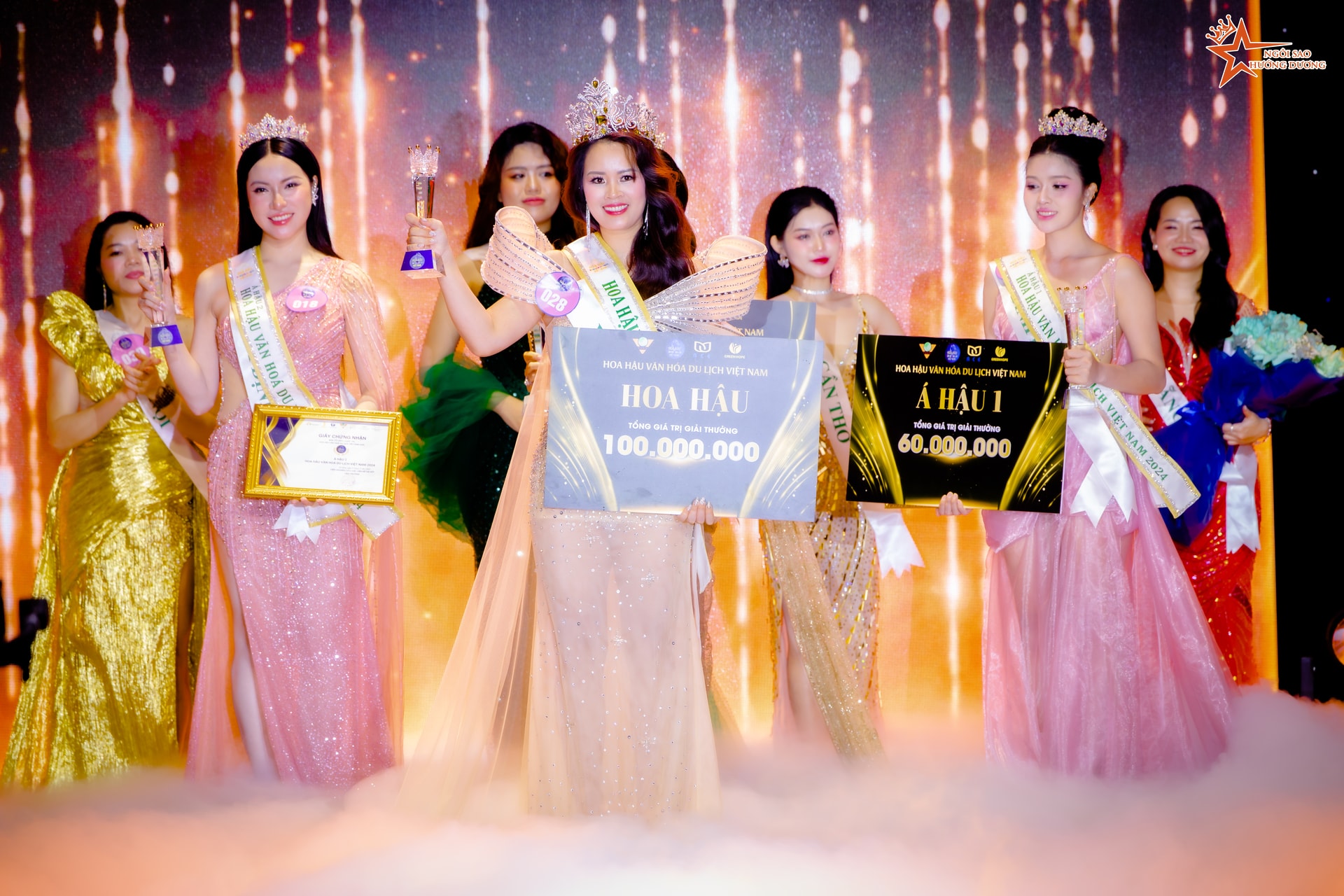 pham thi ngoc thanh dang quang hoa hau van hoa du lich viet nam 2024 hinh 1
