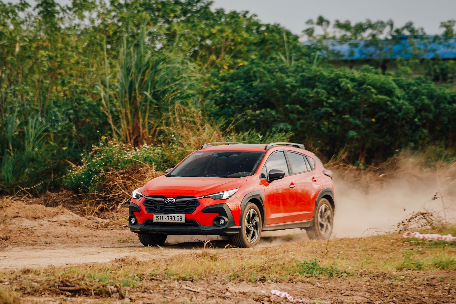 subaru crosstrek giam gia kich cau khach mua huong loi tram trieu truoc tet hinh 1