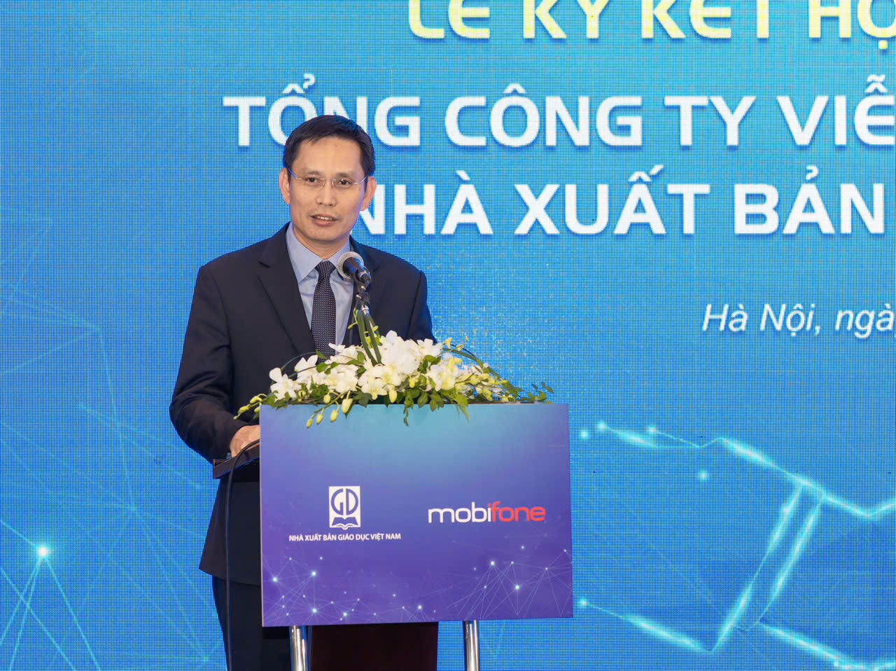 hop tac chien luoc giua mobifone va nha xuat ban giao duc viet nam chuyen doi so nang cao chat luong giao duc hinh 3