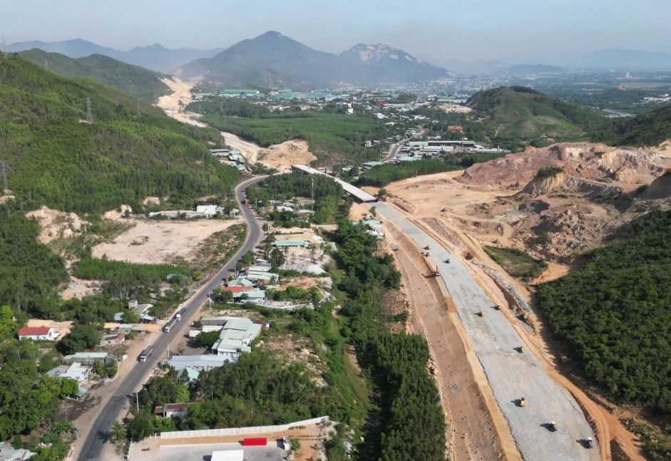 du kien khoi cong xay dung 12 du an cong trinh giao thong nam 2025 hinh 1