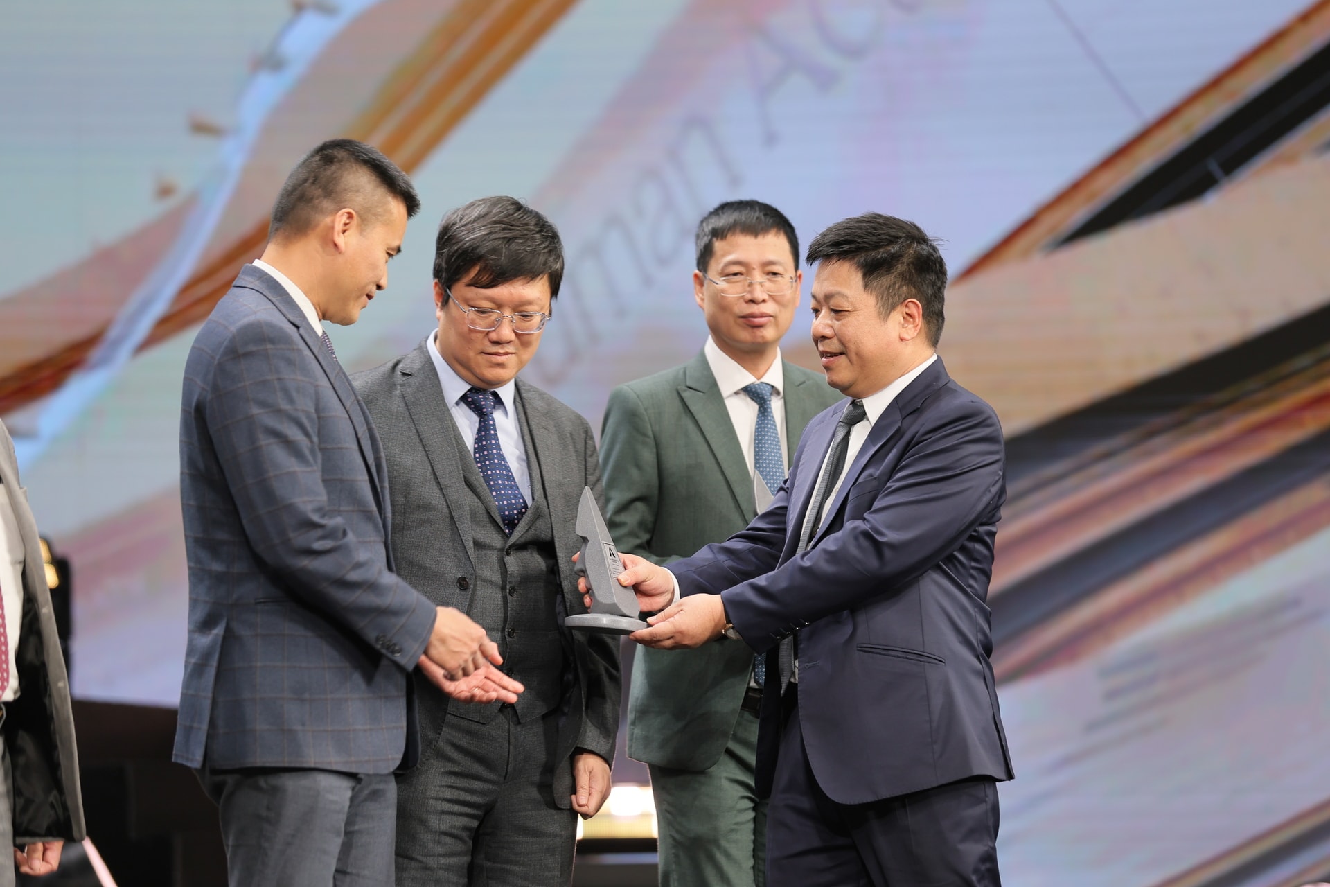 vietnam airlines xuat sac gianh giai thuong y tuong phat trien ben vung tai human act prize 2024 hinh 2