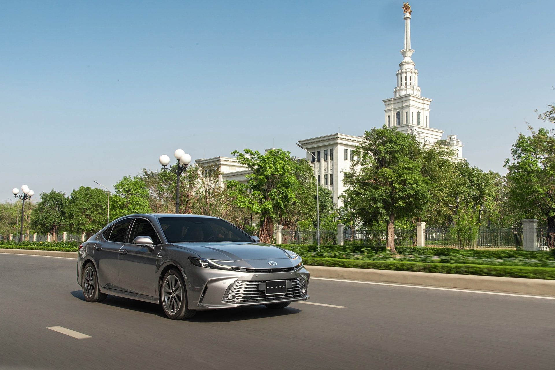 gia lan banh toyota camry 2024 cao nhat hon 17 ty dong tai ha noi hinh 1