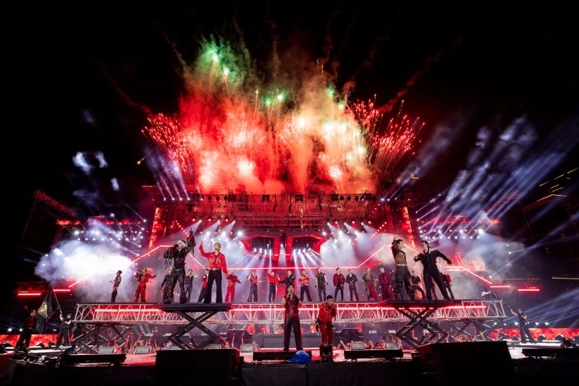 concert anh trai vuot ngan chong gai cham moc 130000 luot nguoi den xem truc tiep hinh 1