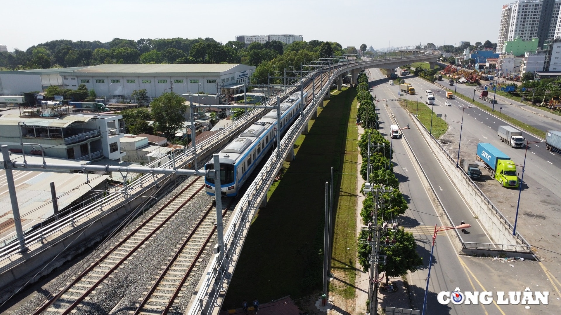 hang nghin nguoi dan tp hcm va cac tinh lan can xep hang cho trai nghiem metro so 1 ben thanh suoi tien hinh 4