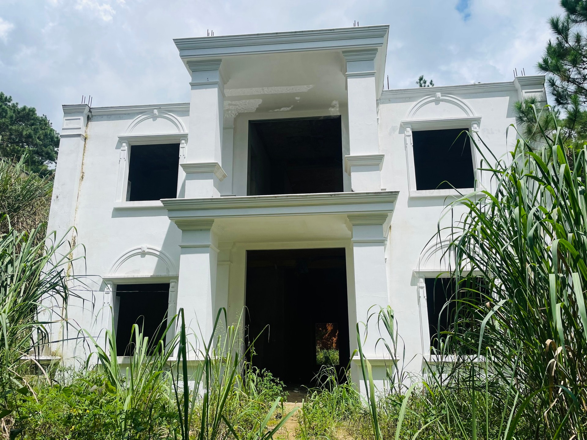 kon tum hang chuc biet thu xay trai luat o mang den van khong thuc hien thao do hinh 1
