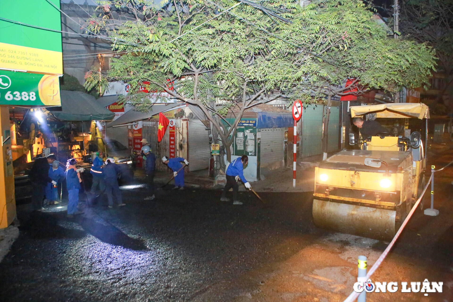 ha noi gap rut thi cong xuyen dem chinh trang nhieu tuyen pho hinh 1
