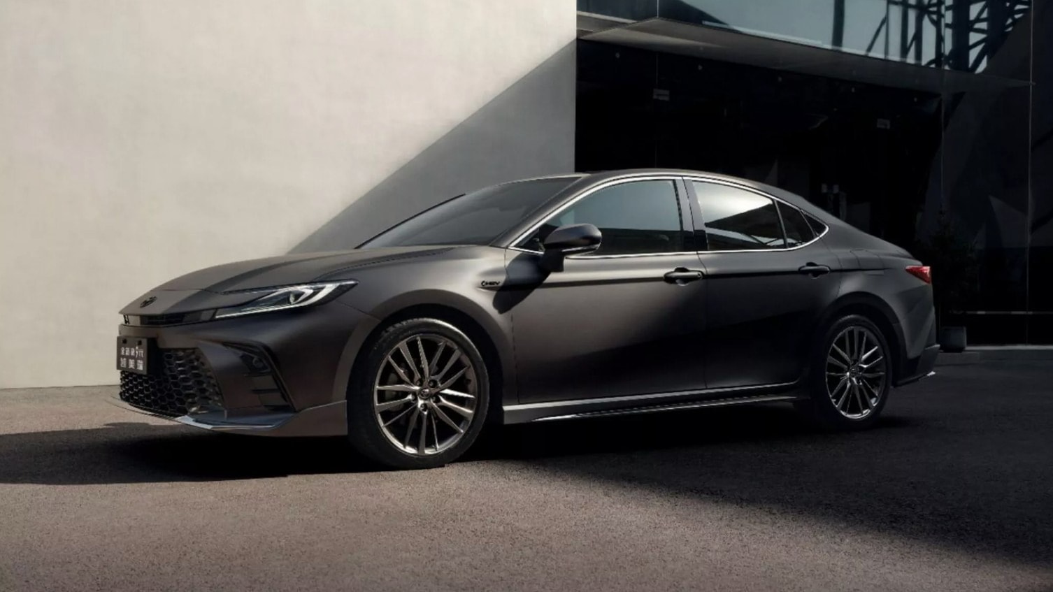 toyota camry co phien ban dac biet the thao va sang trong hon gia quy doi tu 707 trieu dong hinh 5