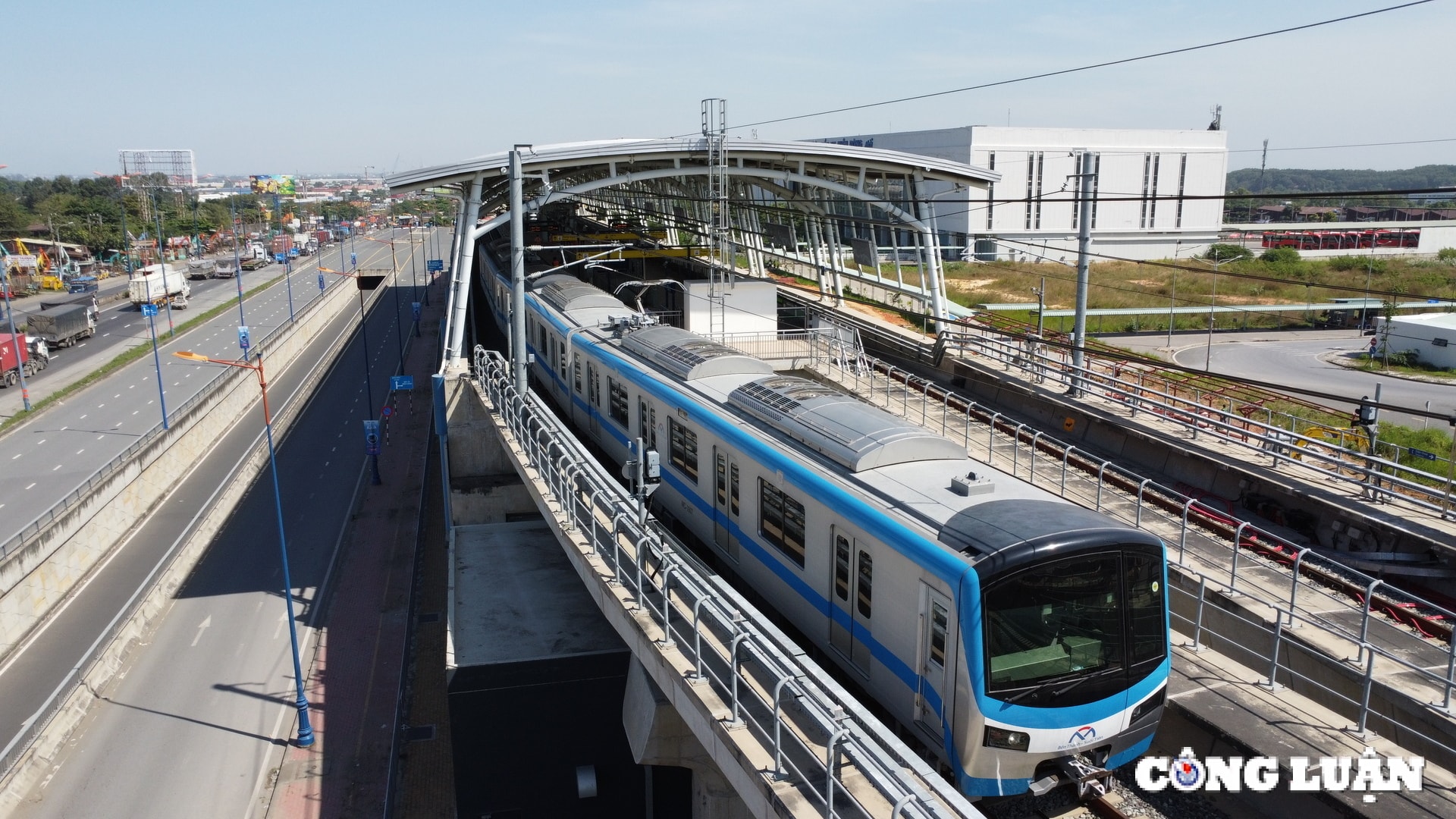 tp hcm dong nghit khach do ve trai nghiem metro so 1 ngay cuoi tuan hinh 12