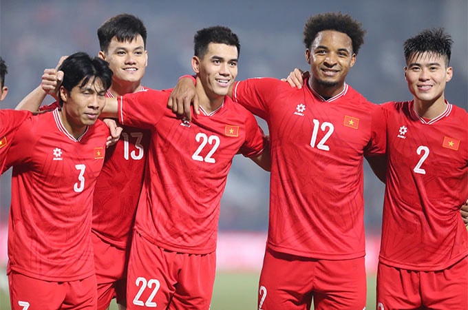 doi tuyen viet nam vao chung ket aff cup gia ve lap tuc tang manh hinh 1