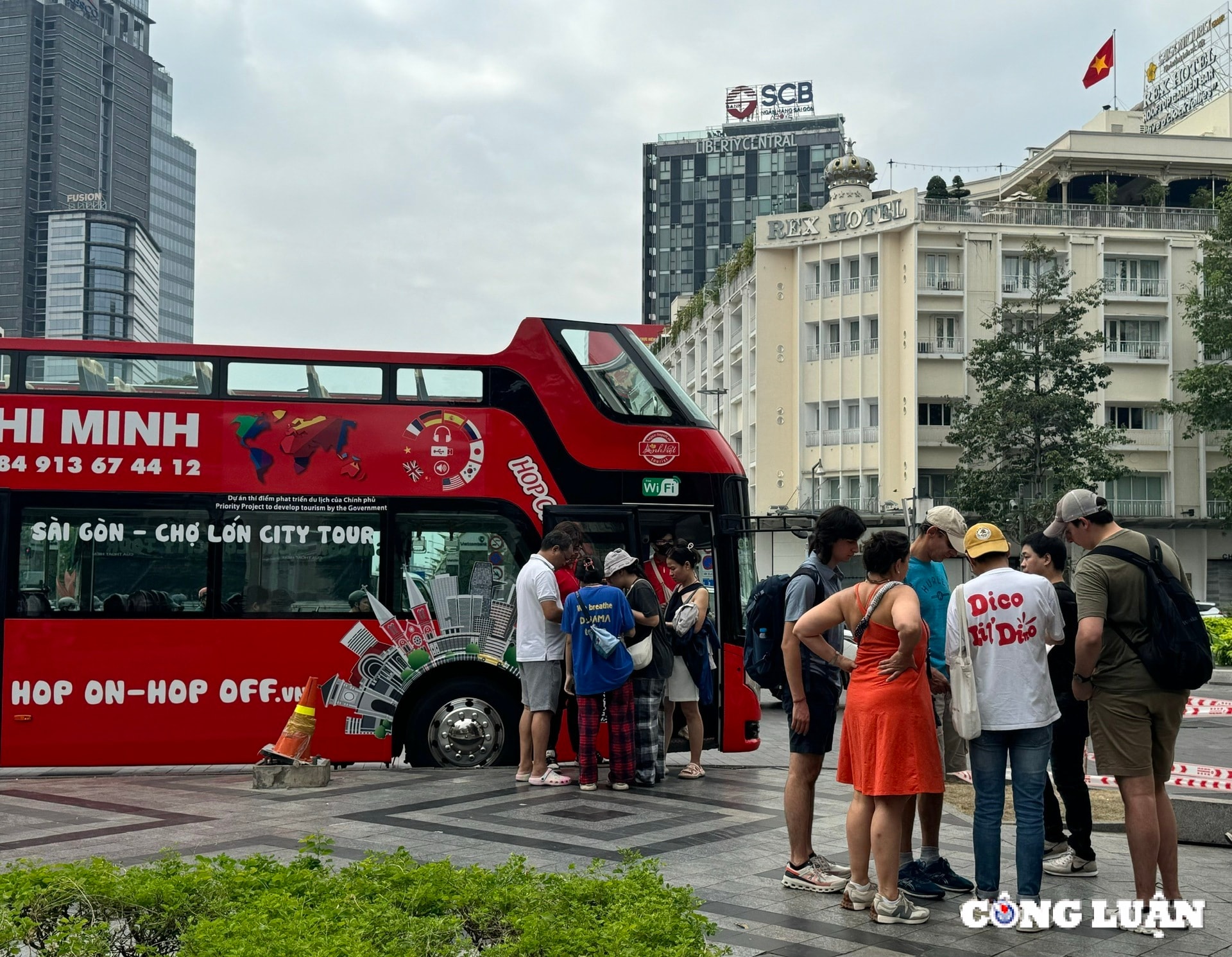 nguoi dan tp hcm thich thu trai nghiem phuong tien cong cong dip tet duong lich 2025 hinh 7