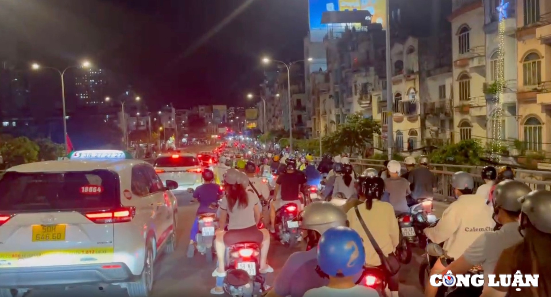 phao hoa ruc sang tren nen troi tp hcmdon chao nam moi 2025 hinh 12