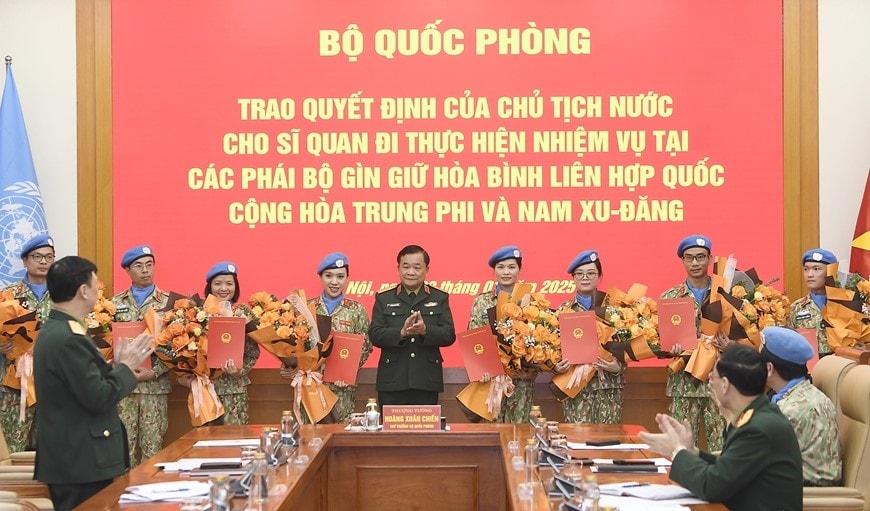 them 8 si quan viet nam chuan bi len duong lam nhiem vu gin giu hoa binh hinh 2