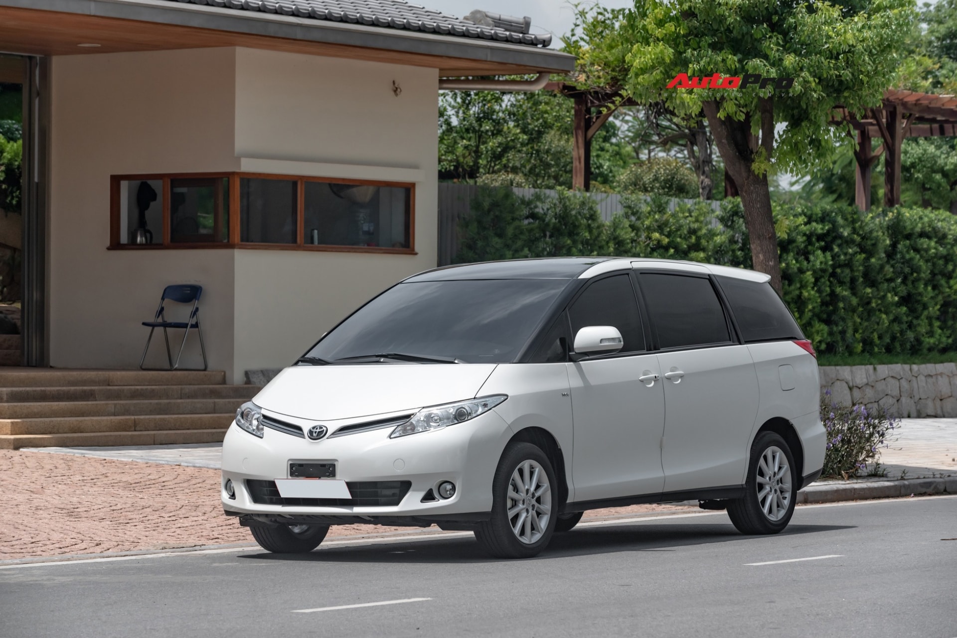 toyota previa se duoc tai sinh thanh xe dien hoa hinh 2
