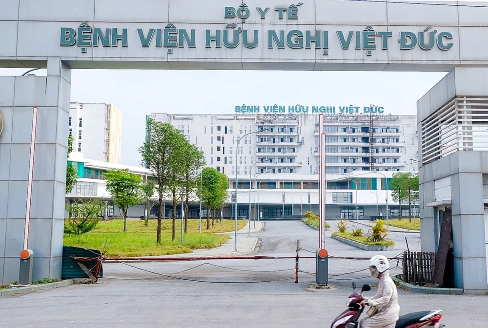 nha thau tro lai thi cong benh vien bach mai va viet duc co so 2 co gang hoan thanh trong nam 2025 hinh 2