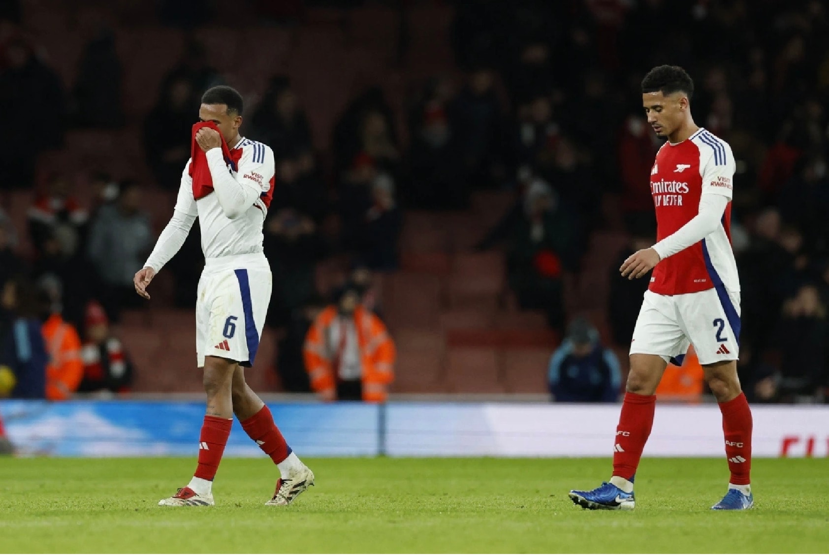 danh bai arsenal newcastle dat 1 chan vao chung ket carabao cup hinh 1
