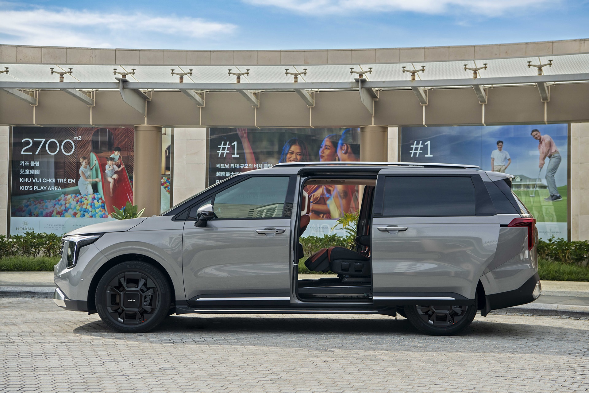chinh thuc ra mat kia carnival hybrid gia ban le 1849 ty dong hinh 2
