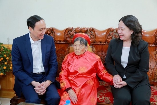 pho chu tich nuoc vo thi anh xuan tham chuc tet tai tinh phu tho hinh 3