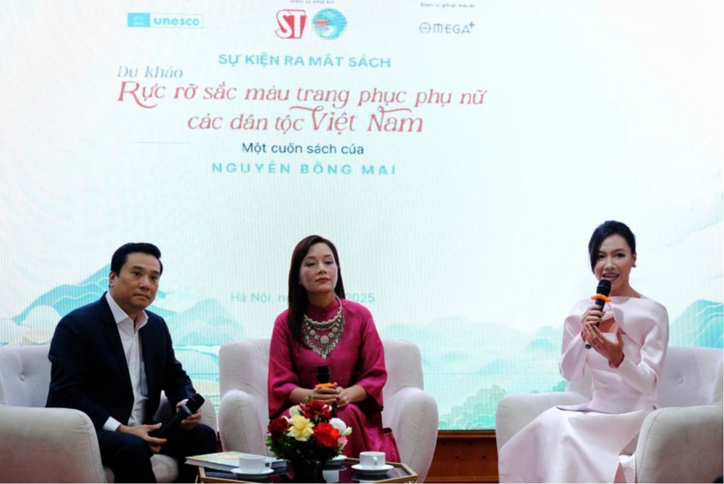 ruc ro sac mau trang phuc phu nu cac dan toc viet nam hinh 2
