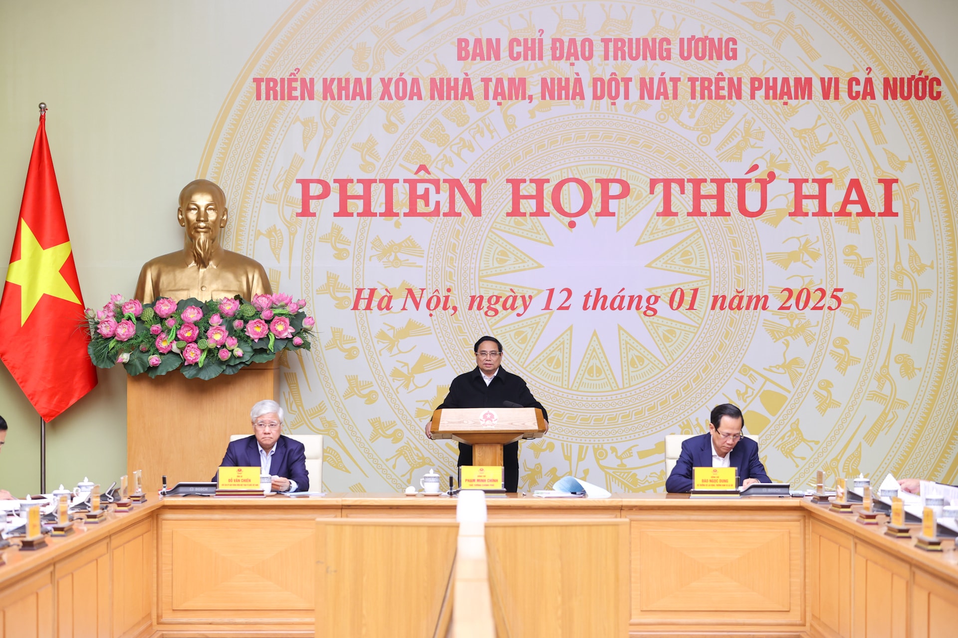 thu tuong pham minh chinh cap nhat dem nguoc so ngay va so can nha tam nha dot nat phai hoan thanh hinh 2