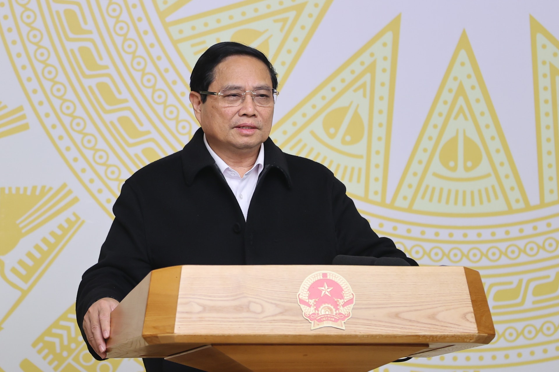 thu tuong pham minh chinh cap nhat dem nguoc so ngay va so can nha tam nha dot nat phai hoan thanh hinh 1