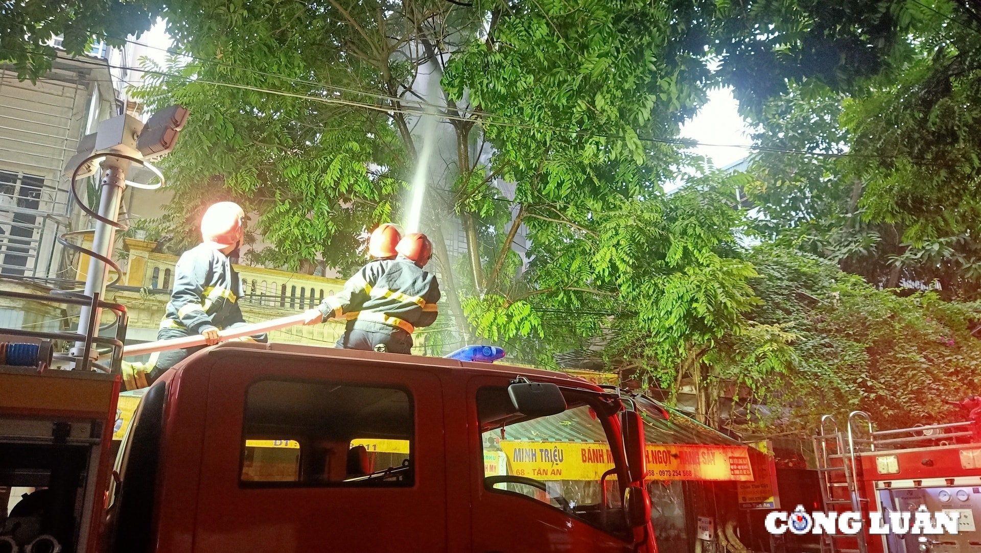 thanh hoa kip thoi chua chay tai ngoi nha 3 tang hinh 2