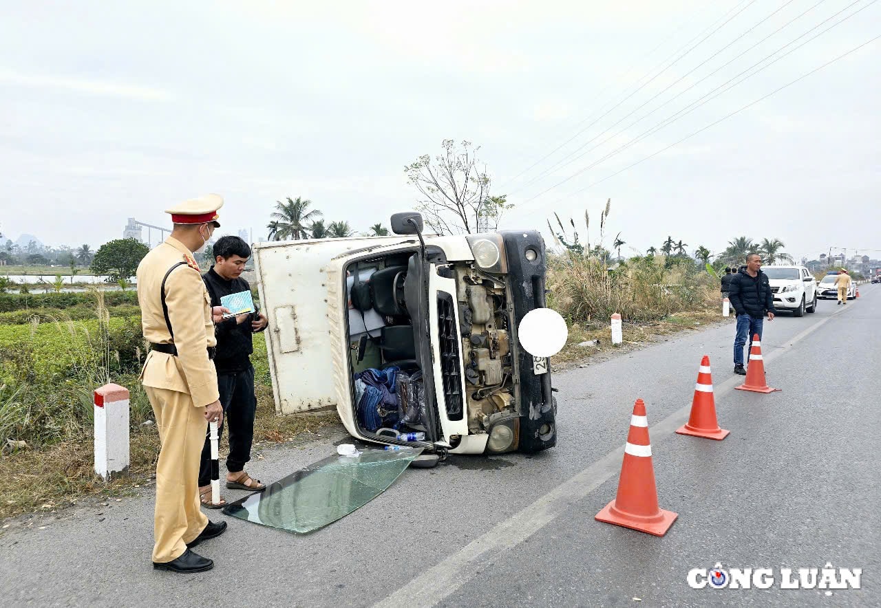 quang ninh tai xe thoat nan nho deo day an toan hinh 1