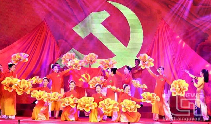 gioi thieu gan 700 hinh anh hien vat tai trien lam dang ta that la vi dai hinh 1