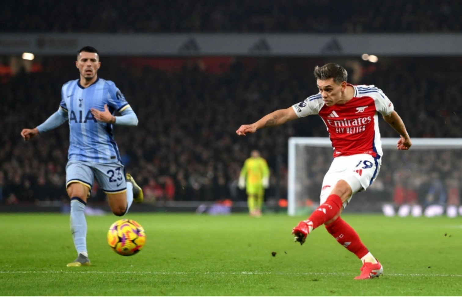 danh bai tottenham arsenal ham nong cuoc dua vo dich ngoai hang anh hinh 1