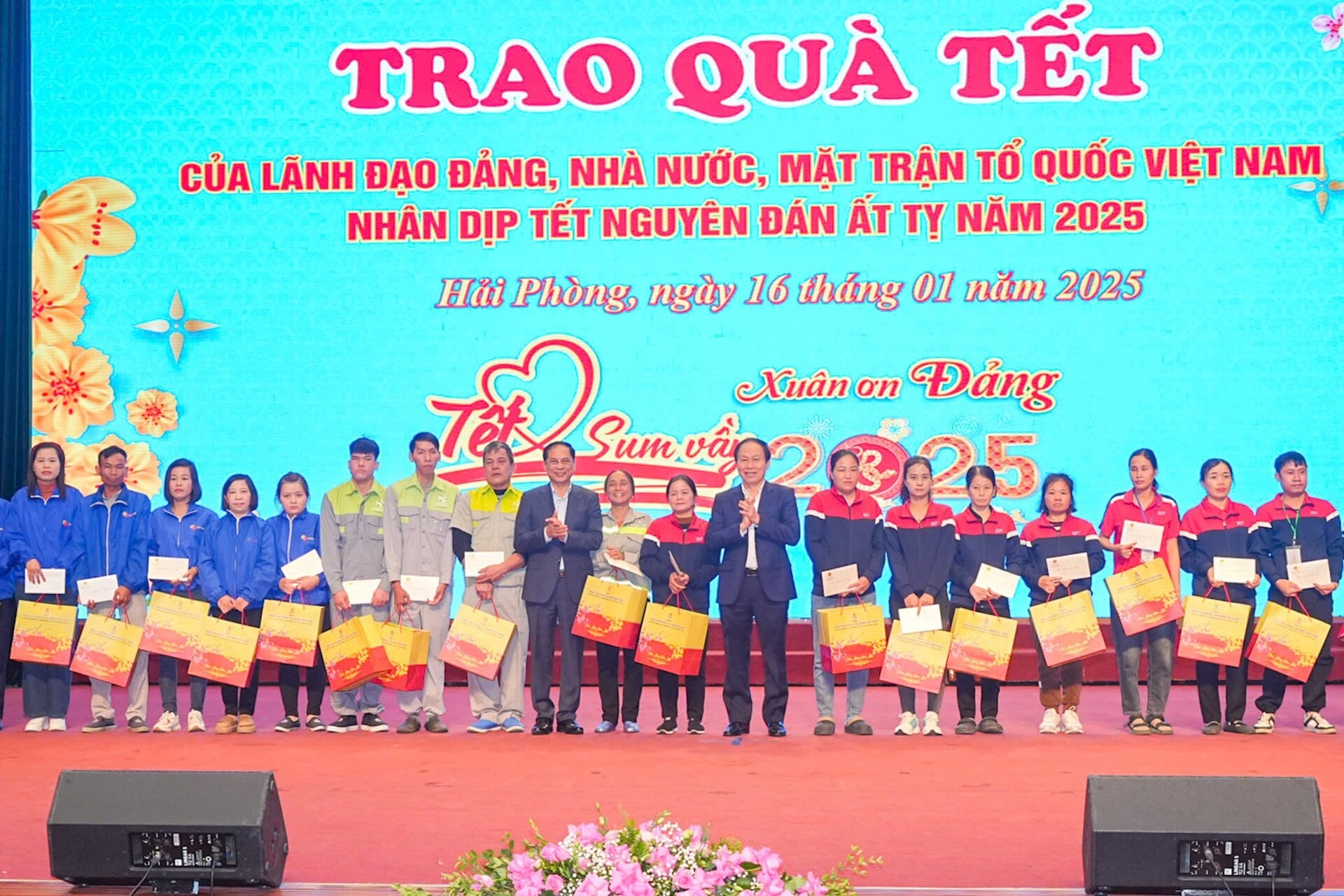 quan tam cao nhat de moi nha moi nguoi dan hai phong deu co dieu kien vui xuan don tet hinh 2