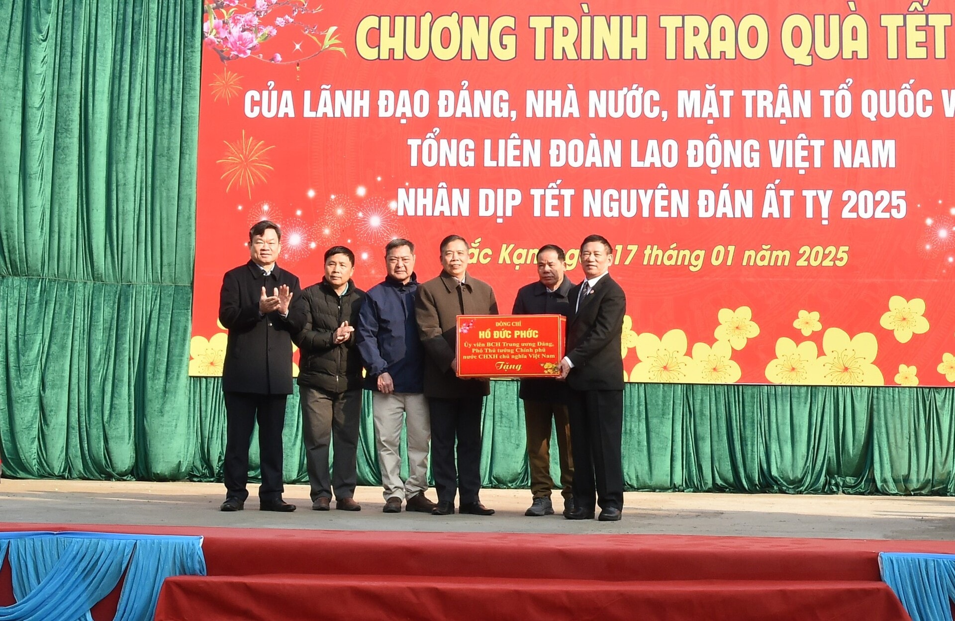 bac kan can quyet tam xoa nha tam nha dot nat tao sinh ke ben vung cho nhan dan hinh 1