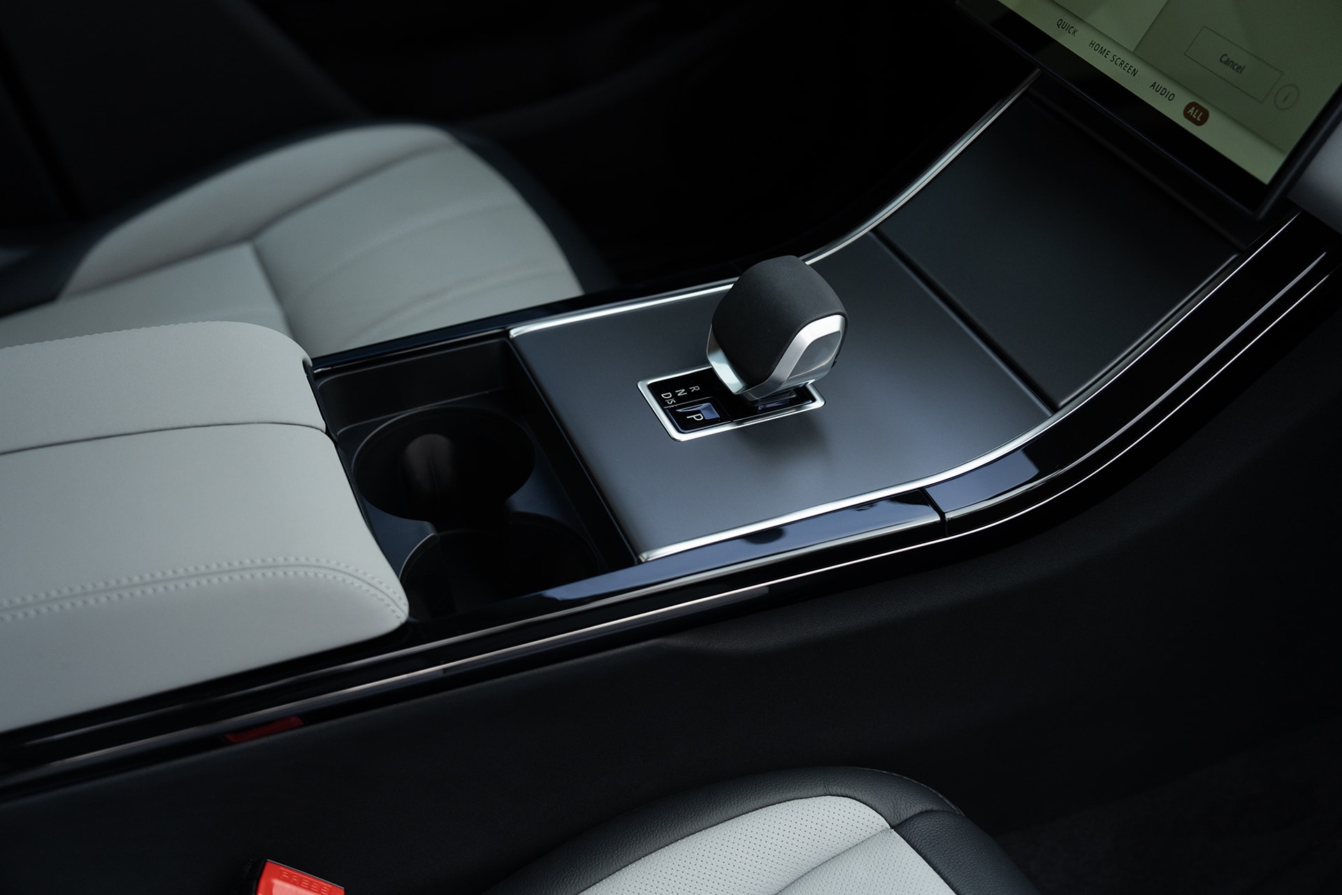 range rover evoque 2025 ve viet nam gia ban tu 29 ty dong hinh 4