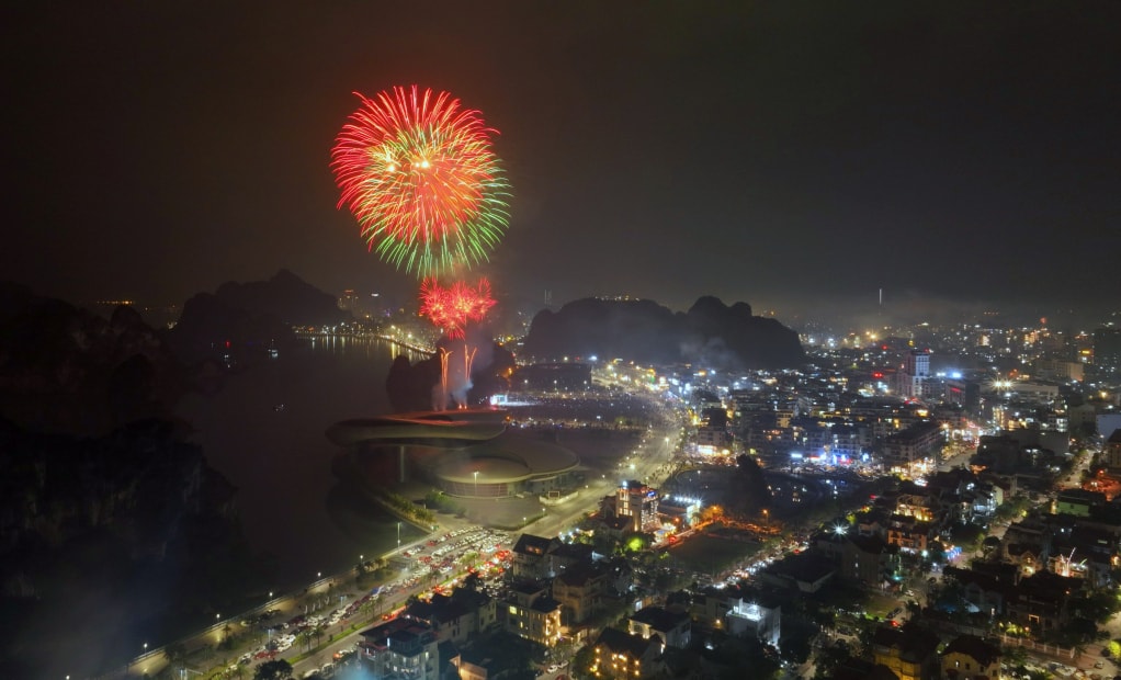 11 diem ban phao hoa dem giao thua tet at ty 2025 tai quang ninh hinh 1