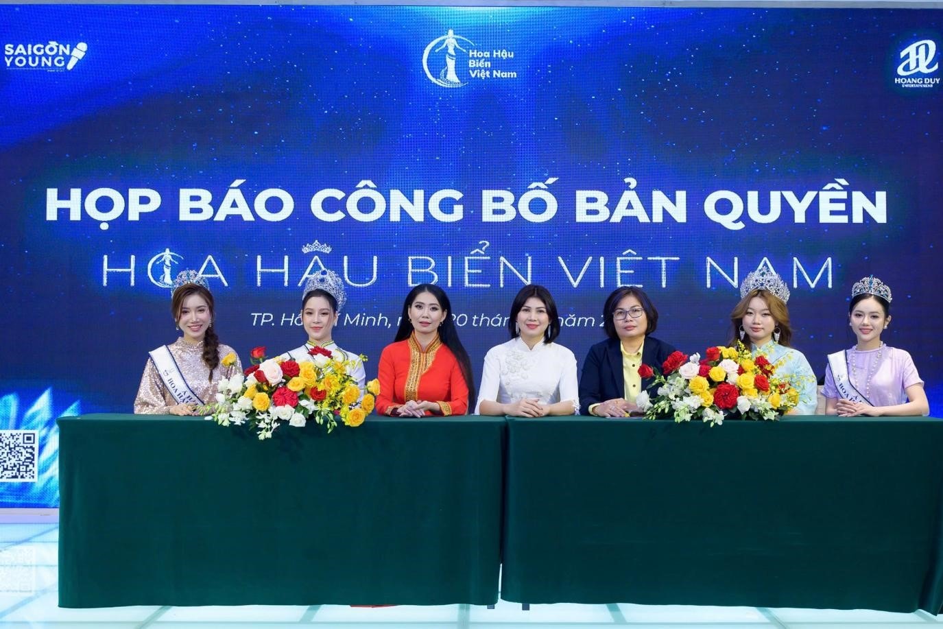 hop bao cong bo ban quyen hoa hau bien viet nam hinh 2